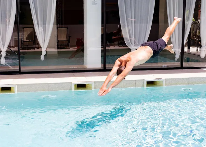 فندق Tiffany & تْشيزيناتيكو